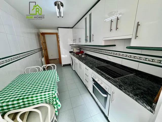 Habitación disponible para chicas estudiantes (zona renfe - pajaritos) — 21