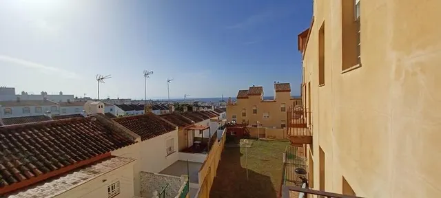 Amplio adosado totalmente reformado con Apartamento independiente. — 15