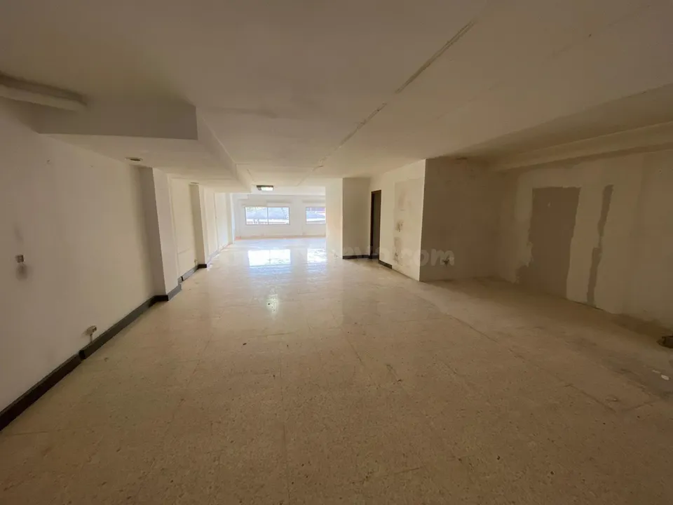 ALQUILER LOCAL DE 125M2 EN IGUALADA ZONA POBLE SEC