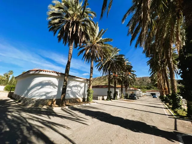 FINCA ECUESTRE DE ESTILO MEDITERRÁNEO. — 35