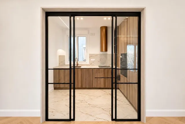 VIVIENDA DE LUJO CON DISEÑO EXCLUSIVO Y BALCONES EN LISTA — 8