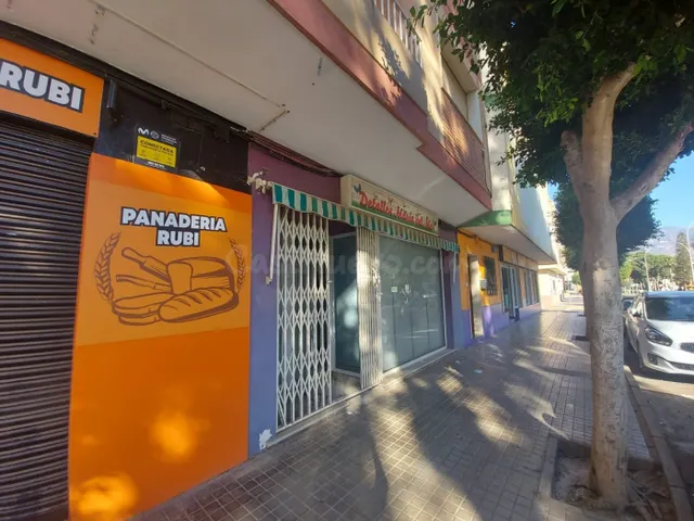 Local comercial en alquiler en la zona de Santo Domingo — 2