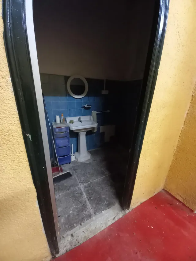 SE ALQUILA LOCAL — 7