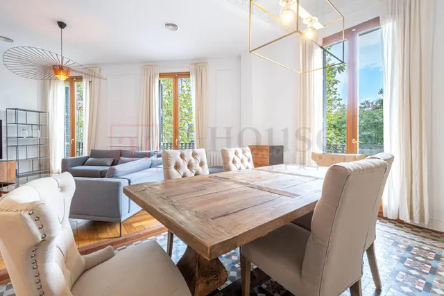 Piso reformado, listo para entrar a vivir con balcones y todo exterior en la nova esquerra de l' eixample — 2
