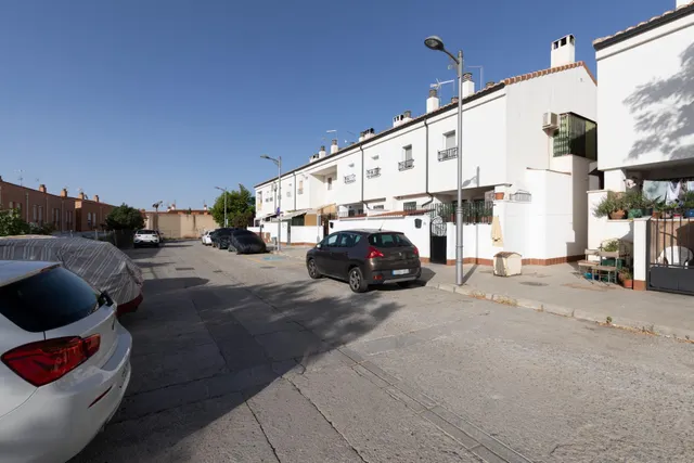 CASA EN VENTA EN GUADIX – ZONA MERCADONA — 30