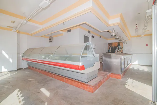 Local Comercial en la Calle San Miguel de Armilla — 8