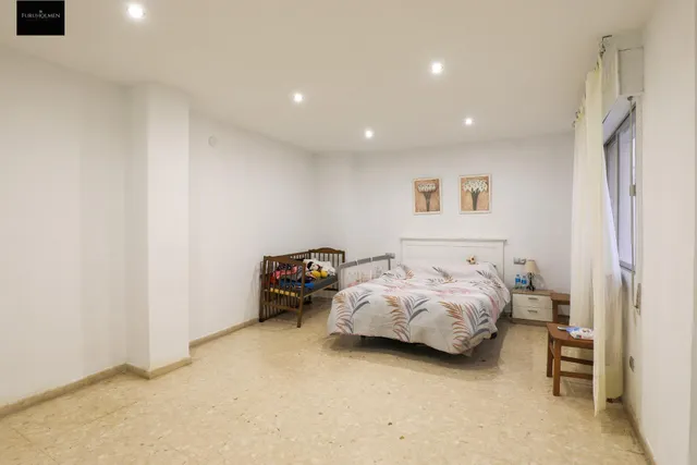 Amplio Piso de cuatro habitaciones en el corazón de Durcal — 10