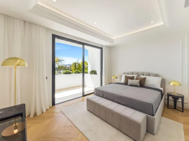 Villa 6 habitaciones 647m² en venta - Las Lomas de Río Verde — 28