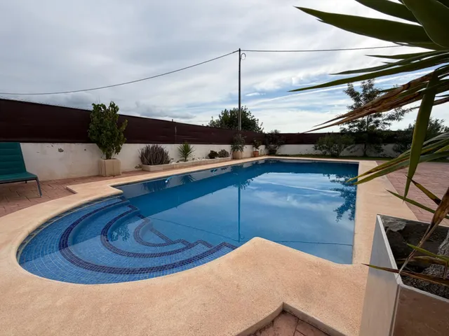 PRECIOSO CHALET EN MARINES — 32
