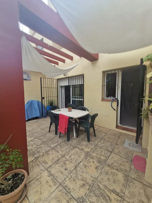 ADOSADO CON ENCANTO EN EL ALMENDRAL — 34