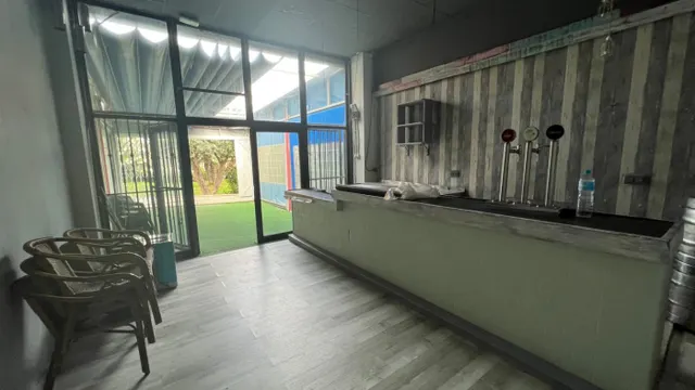 Local comercial cerca de la playa de levante Benidorm! www.euroloix.com — 2