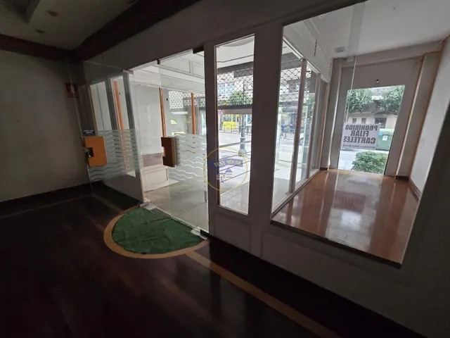 Amplio local comercial en zona de paso — 4