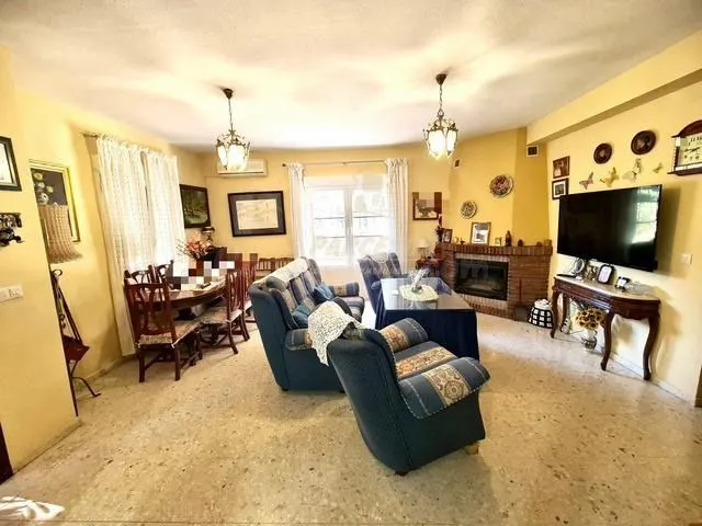 ZONA LAS JARAS - HIPOTECABLE. Parcela de unos 1090 m2 con ca - foto 4