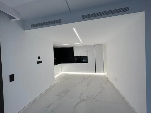 Villa moderna con vistas panorámicas al mar y a la montaña — 12