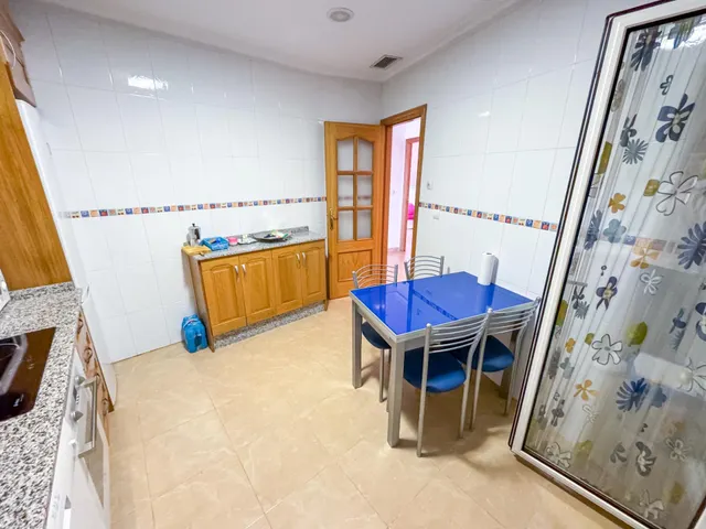 ¡Frente al mar y al puerto de Torrevieja, en pleno centro! — 10