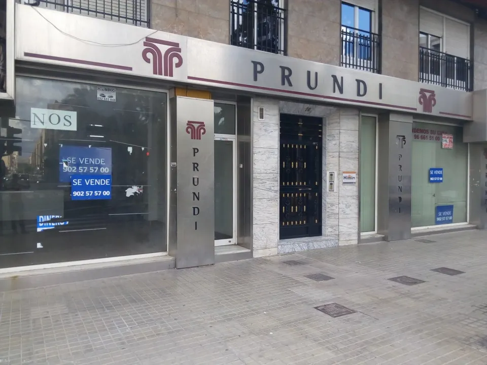 AVDA . ALICANTE  LOCAL DE 860 M2