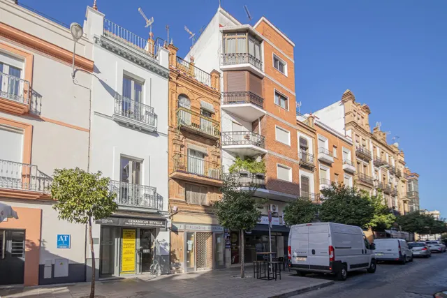 EDIFICIO EN VENTA EN TRIANA, ALTOZANO - foto 2