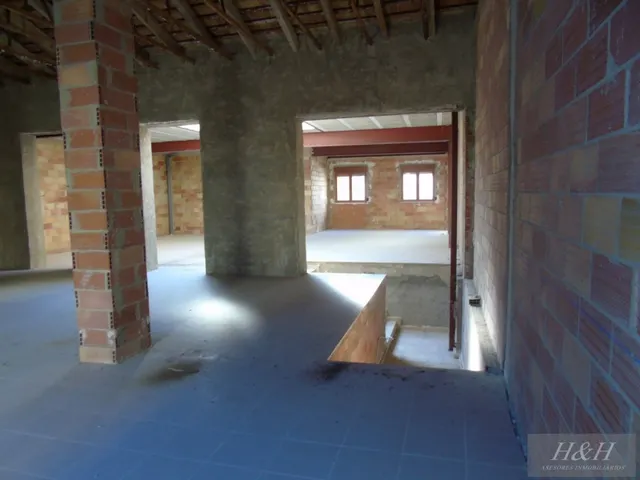 Se alquila escaleta para uso comercial en Jorge Juan. /HH Asesores, Inmobiliaria en Burjassot/. — 4