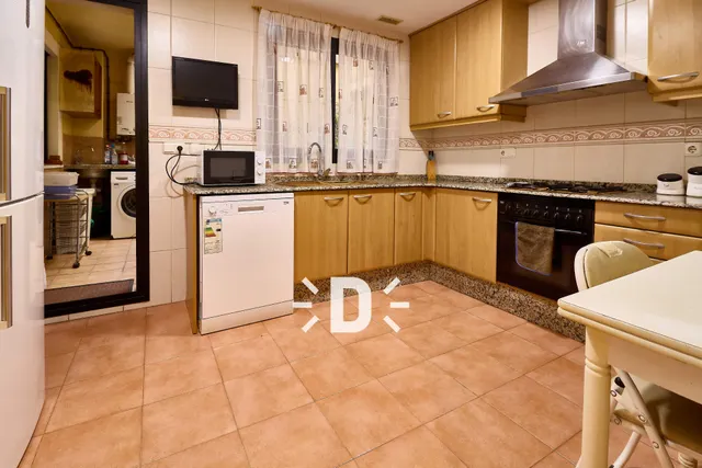 SE ALQUILA BONITA VIVIENDA EN BENETUSSER — 16