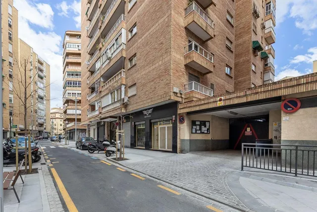 Plaza de Garaje en Arabial — 12