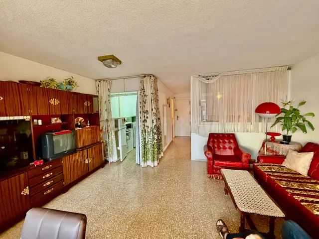 Apartamento de 1 dormitorio con piscina y parking incluido en rincón de loix, Benidorm — 4