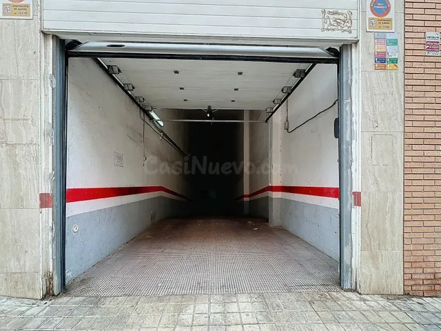 Plaza de garaje frente C.C. Mediterraneo - foto 4