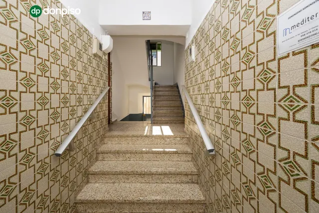 Vivienda en planta baja en el Zaidin. — 2