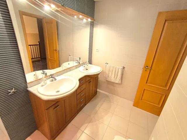 Exclusivo Ático Dúplex +200 m2 | Ascensor | 4 Terrazas — 38