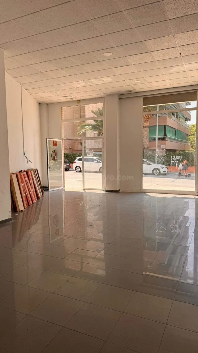 Oportunidad de Inversión: Local Comercial en Alipark, Alicante por €210,000 — 3