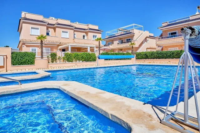 Bungalo planta baja con 2 terrazas