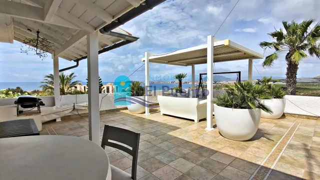 ESPECTACULAR CHALET CON VISTAS AL MAR EN ISLA PLANA – REF 17 - foto 3