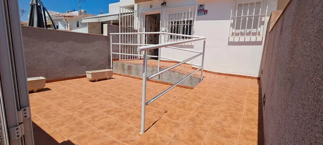 Vivienda con vistas al mar y terraza de 2 Dormitorios Ideal 