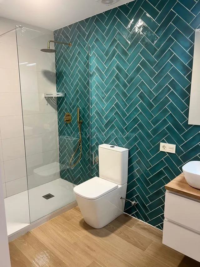 ✨ estudio en piso compartido –950€- disponible 1 de noviembre parejas o individual – avda. carlos haya ✨ — 2