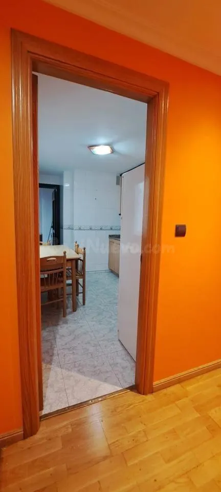 Amplio y Luminoso Piso en alquiler en Barrocanes, Ourense - Ideal para Familias
