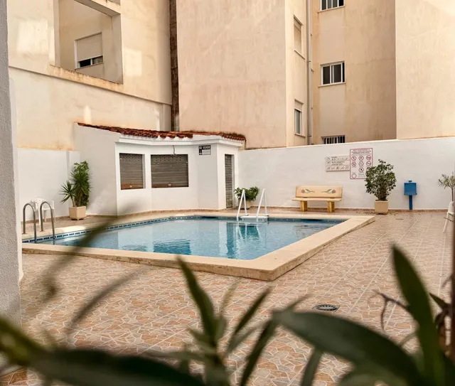 Estudio con Vistas y Piscina en Torrevieja - ¡Tu Oportunidad Ideal! — 21