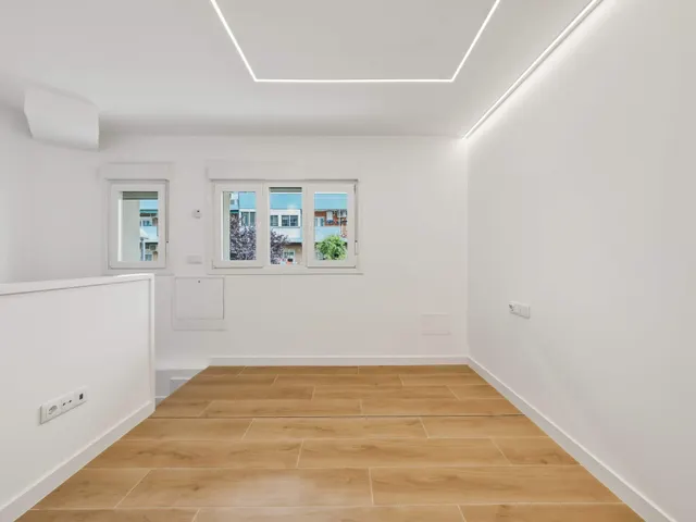 LUMINOSA VIVIENDA A ESTRENAR DE DOS PLANTAS EN COSLADA — 30