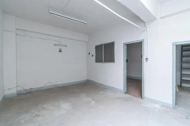 Local comercial en Zaidin junto Avda Cadiz — 12