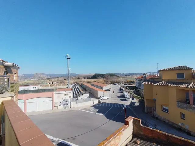 CASA ADOSADA EN PALAFOLLS — 4