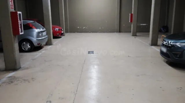 Parking 13m² en alquiler - Casc Antic — 5