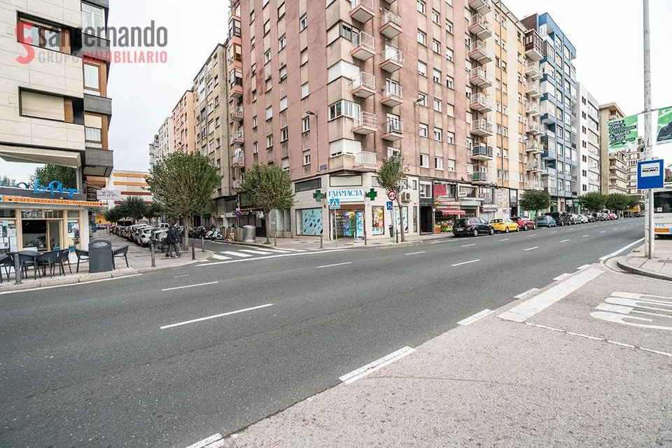 Local en venta en la zona Castilla Hermida