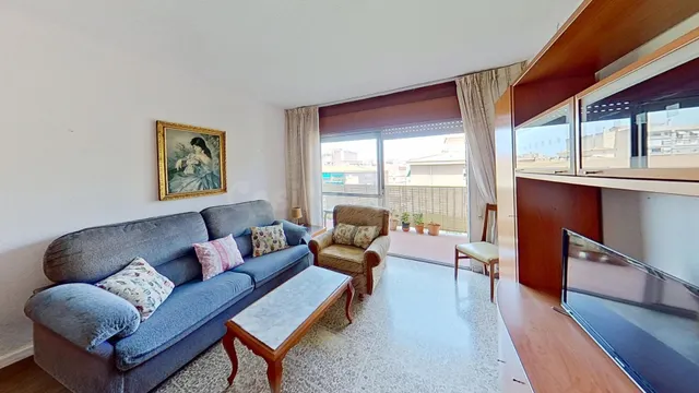AMPLIA Y LUMINOSA VIVIENDA EN ZONA HUERTA DE LA CONDESA - foto 4