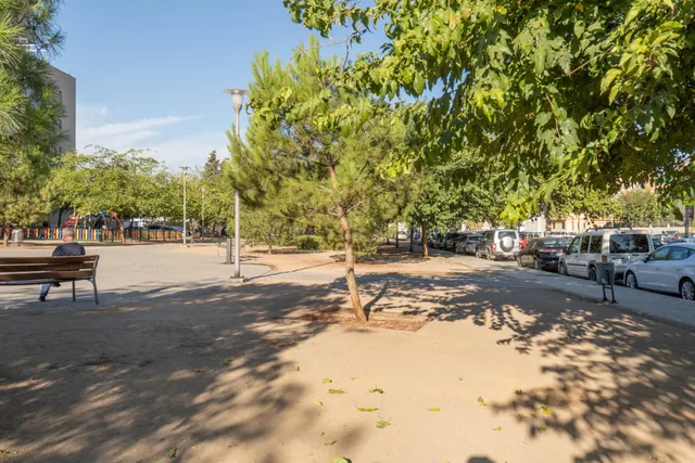 Local comercial en el PTS — 24