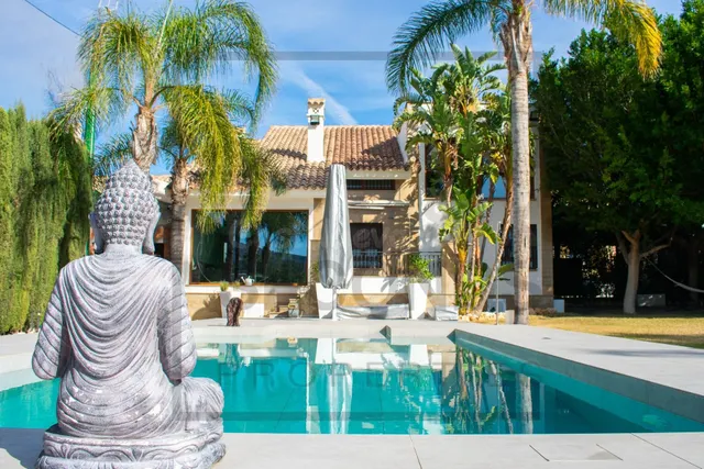Villa de Lujo 2 habitaciones 200m² en venta - Comunidad vale