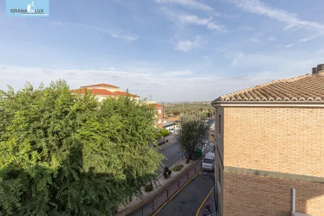 Casa independiente a 5 minutos de Granada en buen estado para entrar a vivir — 22
