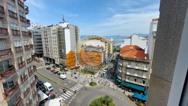 PISAZO DE LUJO CON GARAJE EN ROSALÍA DE CASTRO – VIGO — 40