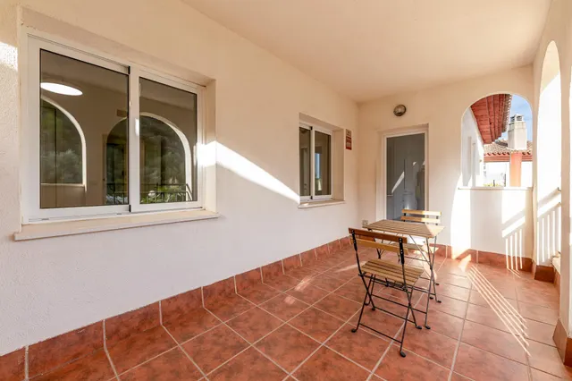 Piso reformado con gran terraza al sur, vistas verdes, garaje y piscina en Benalmádena Pueblo — 14