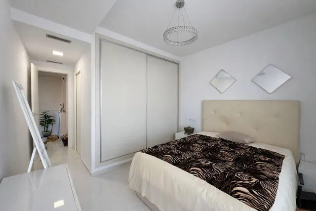 Descubre tu Villa de Lujo en Villamartín, Orihuela Costa ✨ — 16