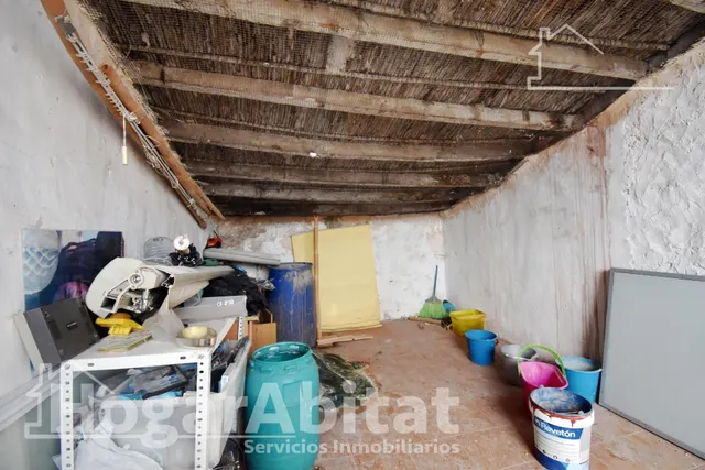 CASA MUY AMPLIA PARA REFORMAR, CON TERRAZA Y TRASTERO — 23