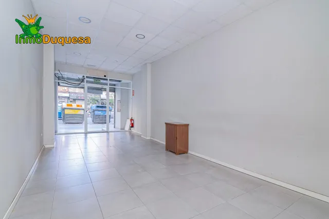 Local comercial junto a la Avenida de américa. Para empezar mañana mismo. — 7