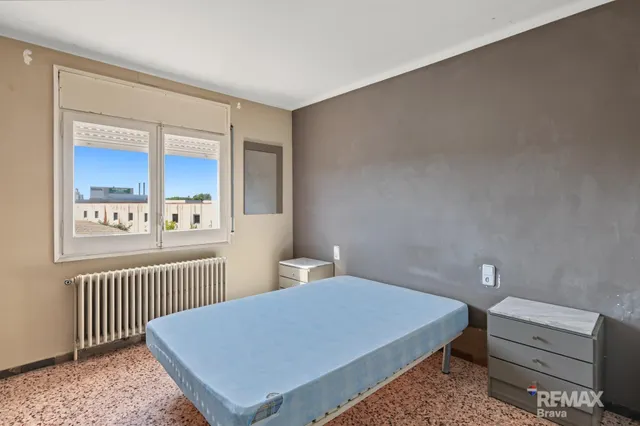 Girona, Domeny | Gran Oportunidad: Edificio de 702 m2 con Taller, Vivienda y Patio — 20